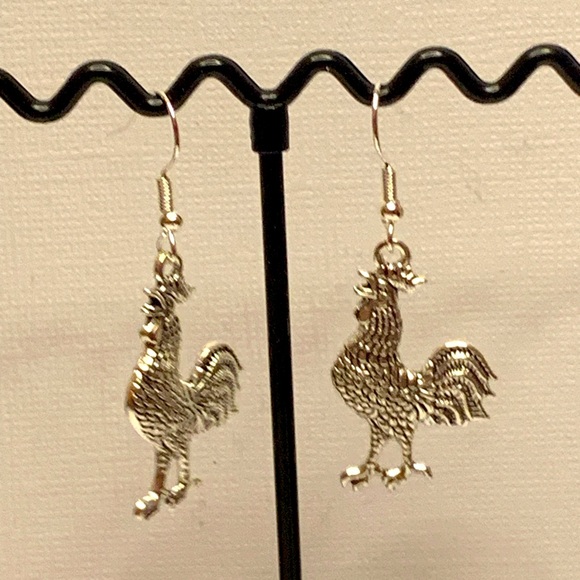Chicken Earring, Rooster Earring, Gift Idea, Silly Earrings, Adorable Earrings - Picture 4 of 4